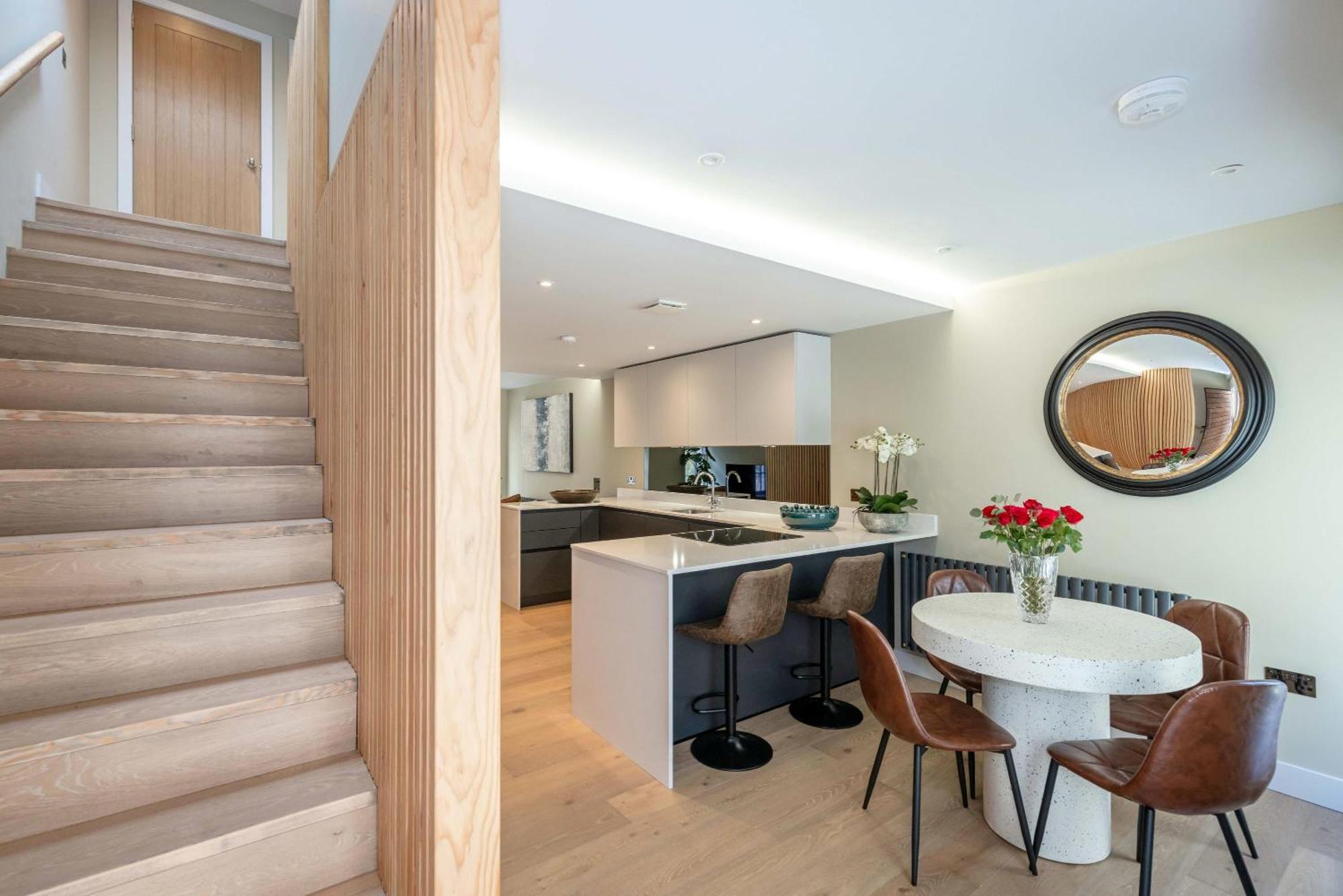 Dragon Suites - City Centre 2 Bed Luxury Mews House Edinburg Exteriör bild